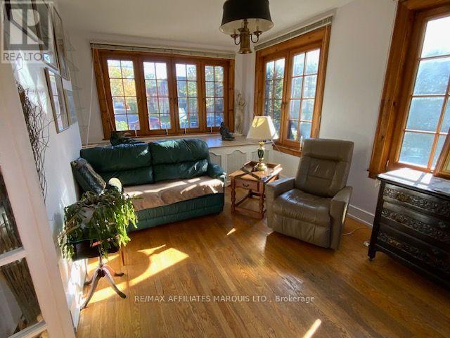 425 Second St. E Street E Property Photo 17