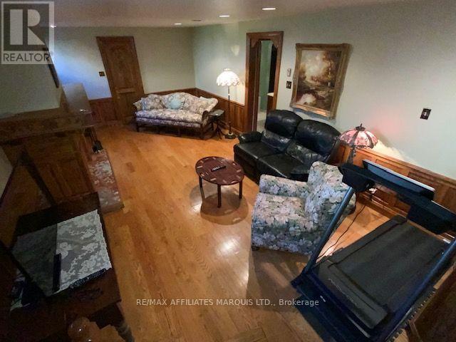 425 Second St. E Street E Property Photo 25