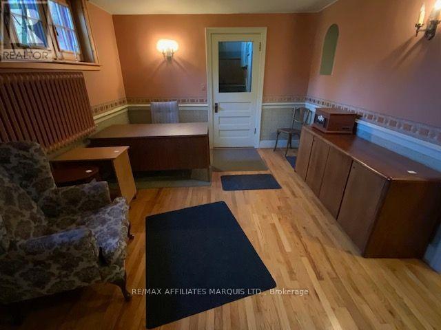 425 Second St. E Street E Property Photo 31