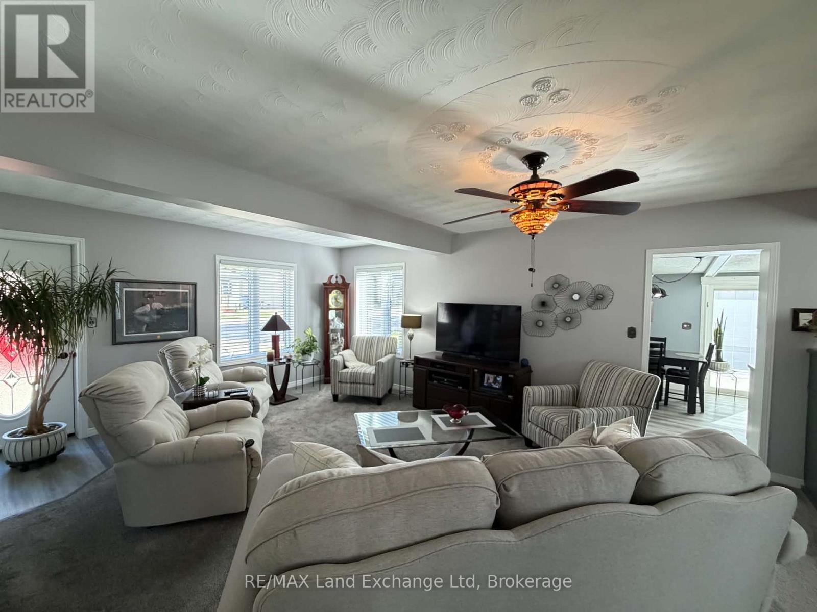 118 Victoria Street E Property Photo 5