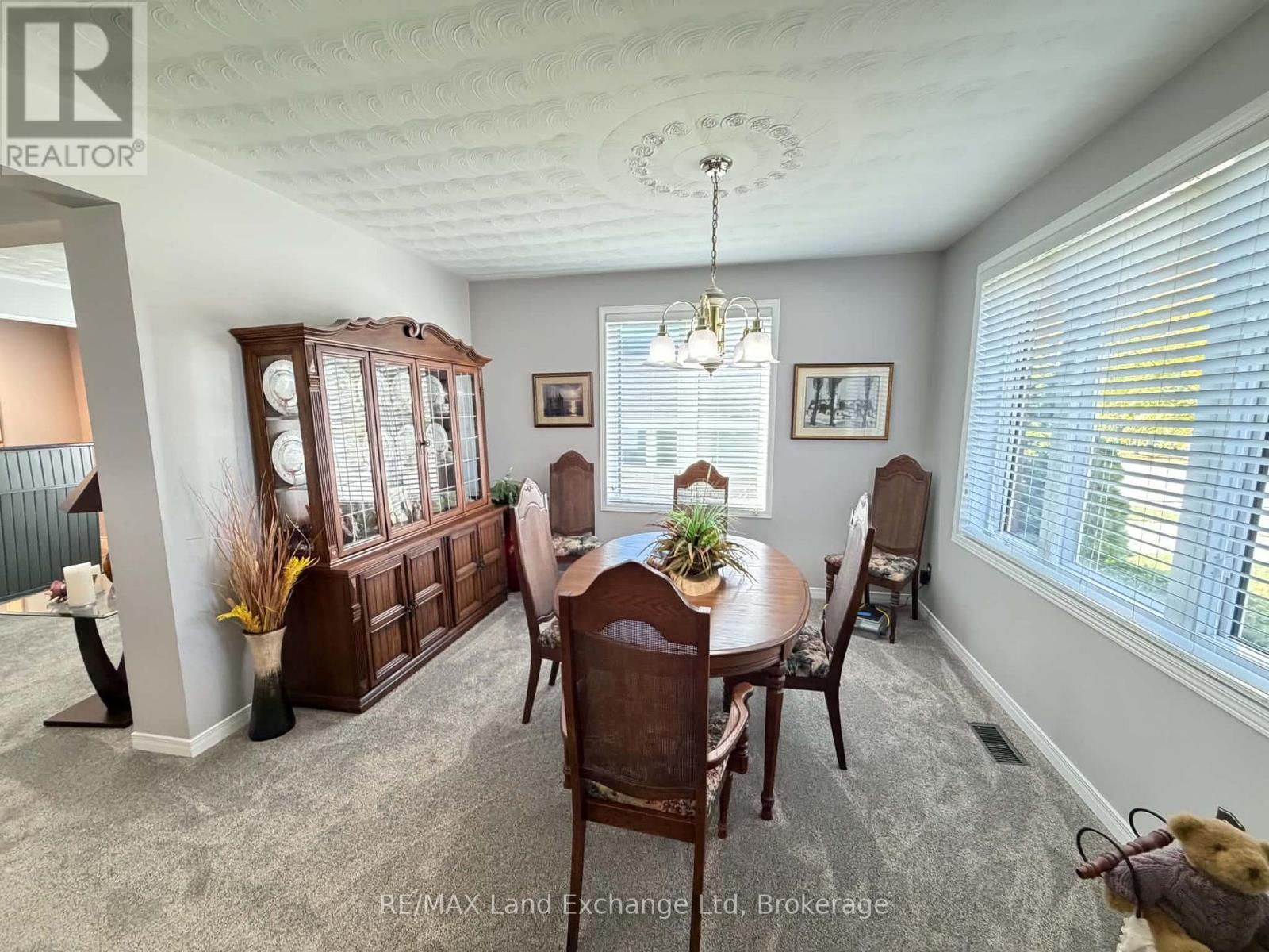 118 Victoria Street E Property Photo 10