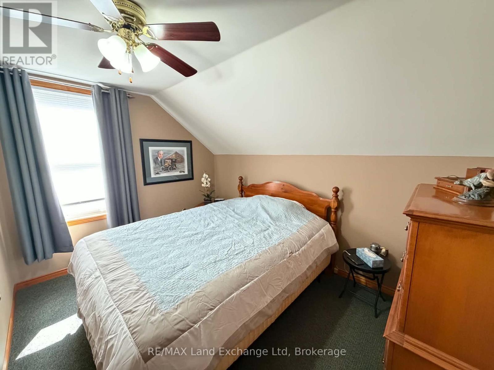 118 Victoria Street E Property Photo 16