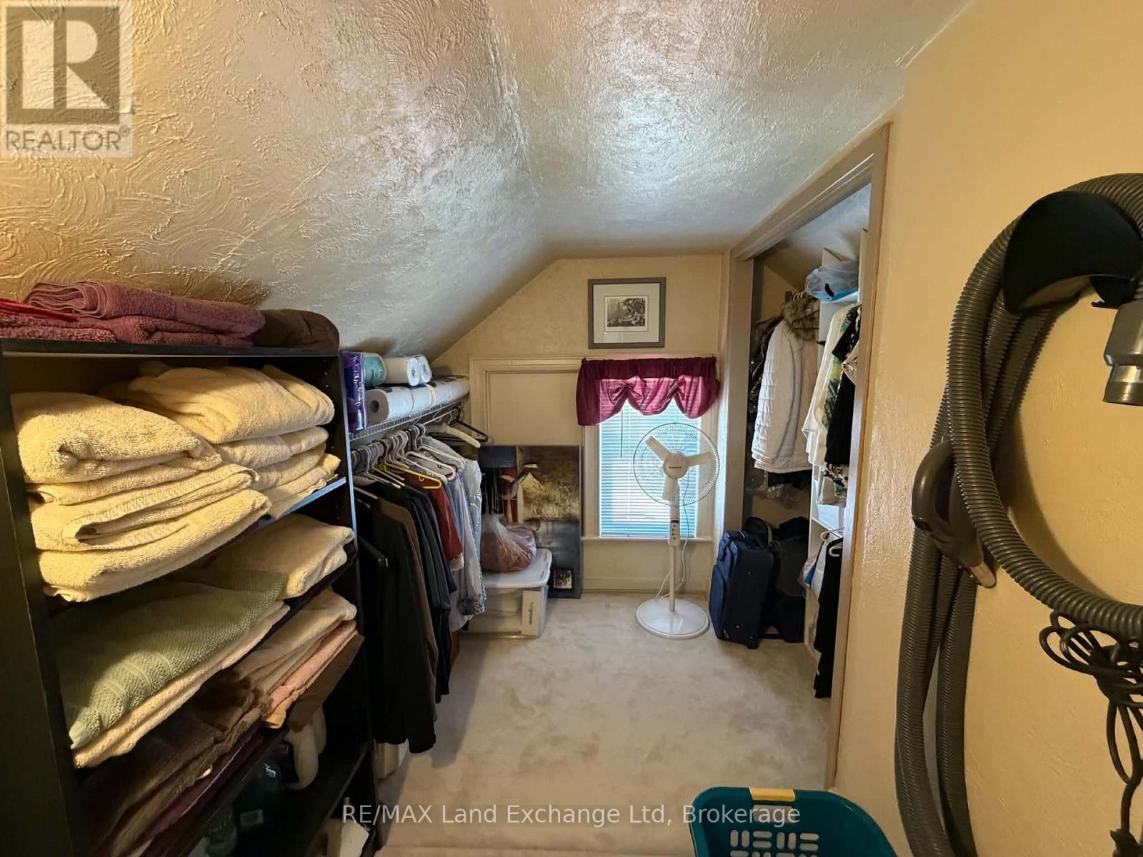 118 Victoria Street E Property Photo 17