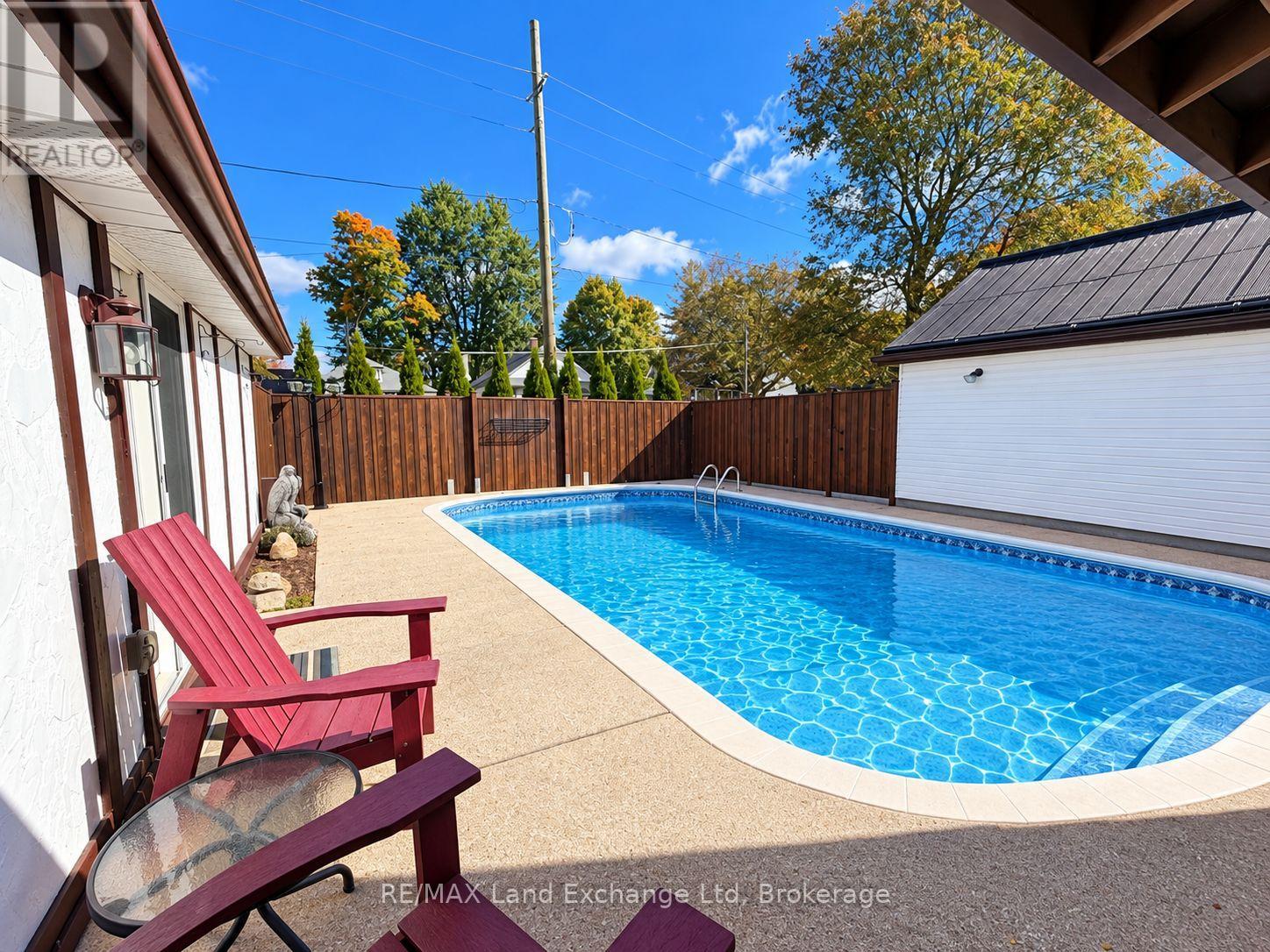 118 Victoria Street E Property Photo 33