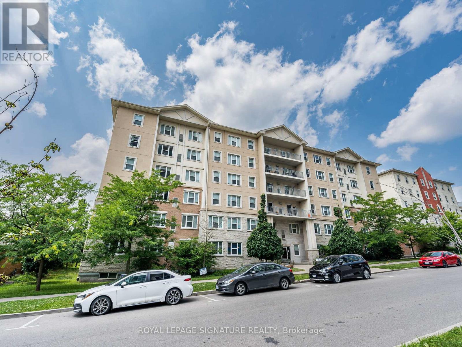 206 - 251 Lester Street Property Photo 3