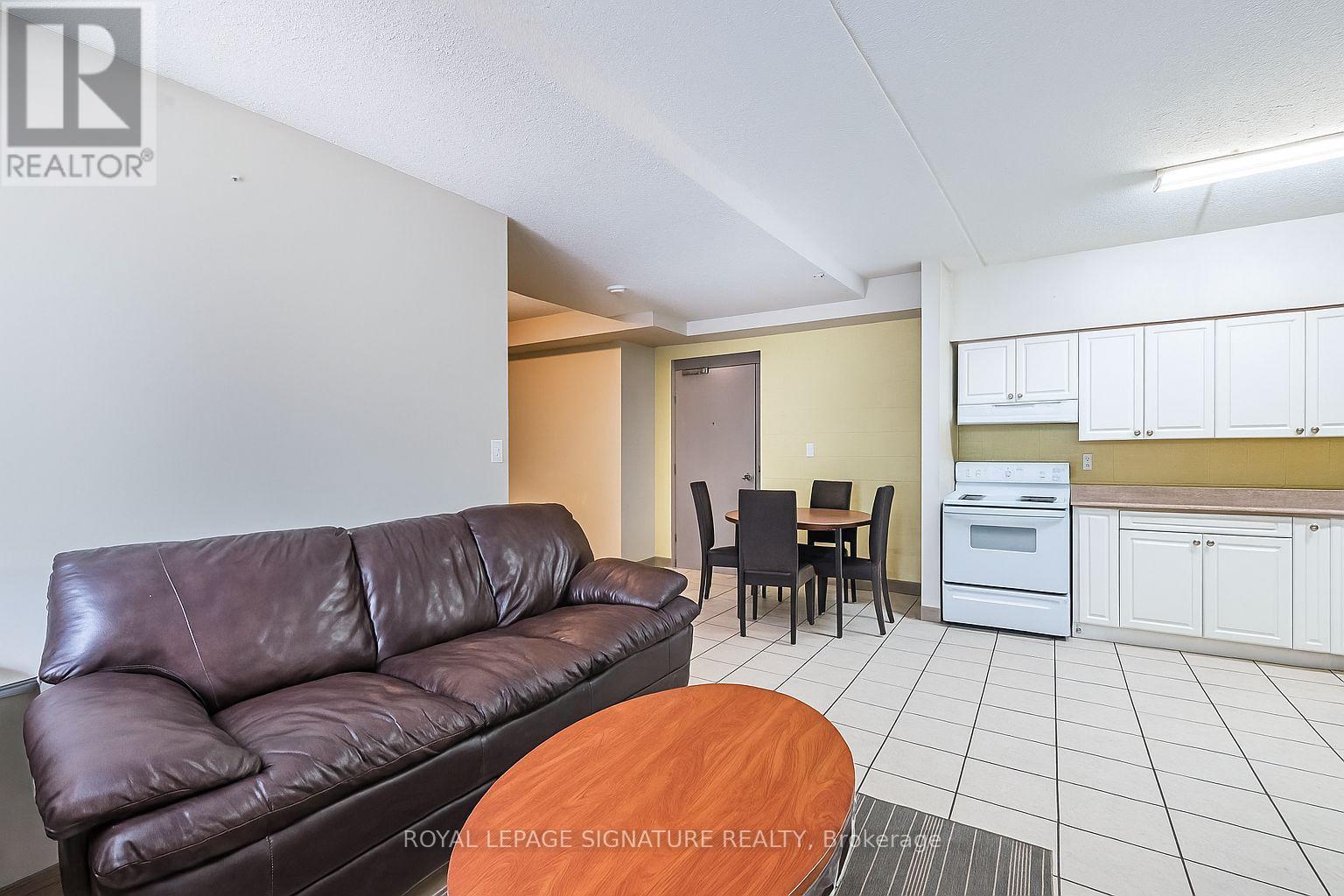 206 - 251 Lester Street Property Photo 14