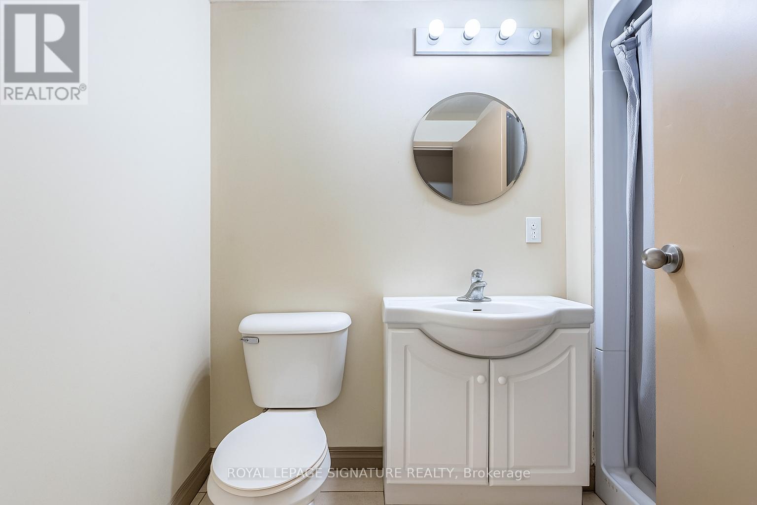 206 - 251 Lester Street Property Photo 18