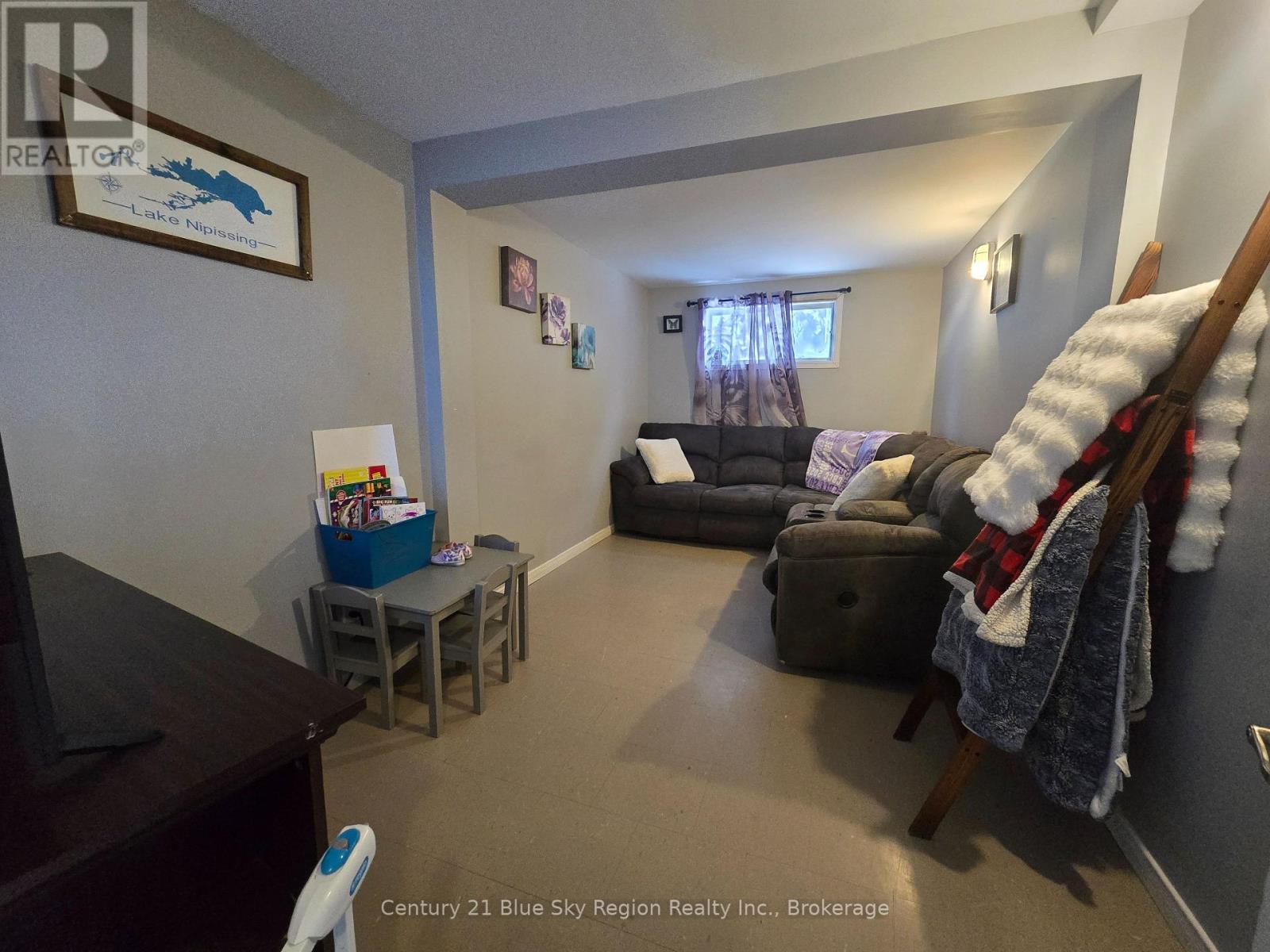 100 Nipissing Street Property Photo 6