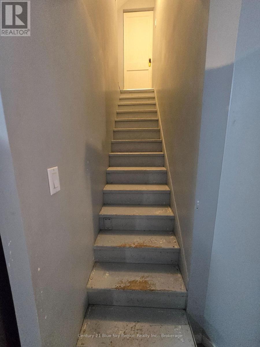 100 Nipissing Street Property Photo 7