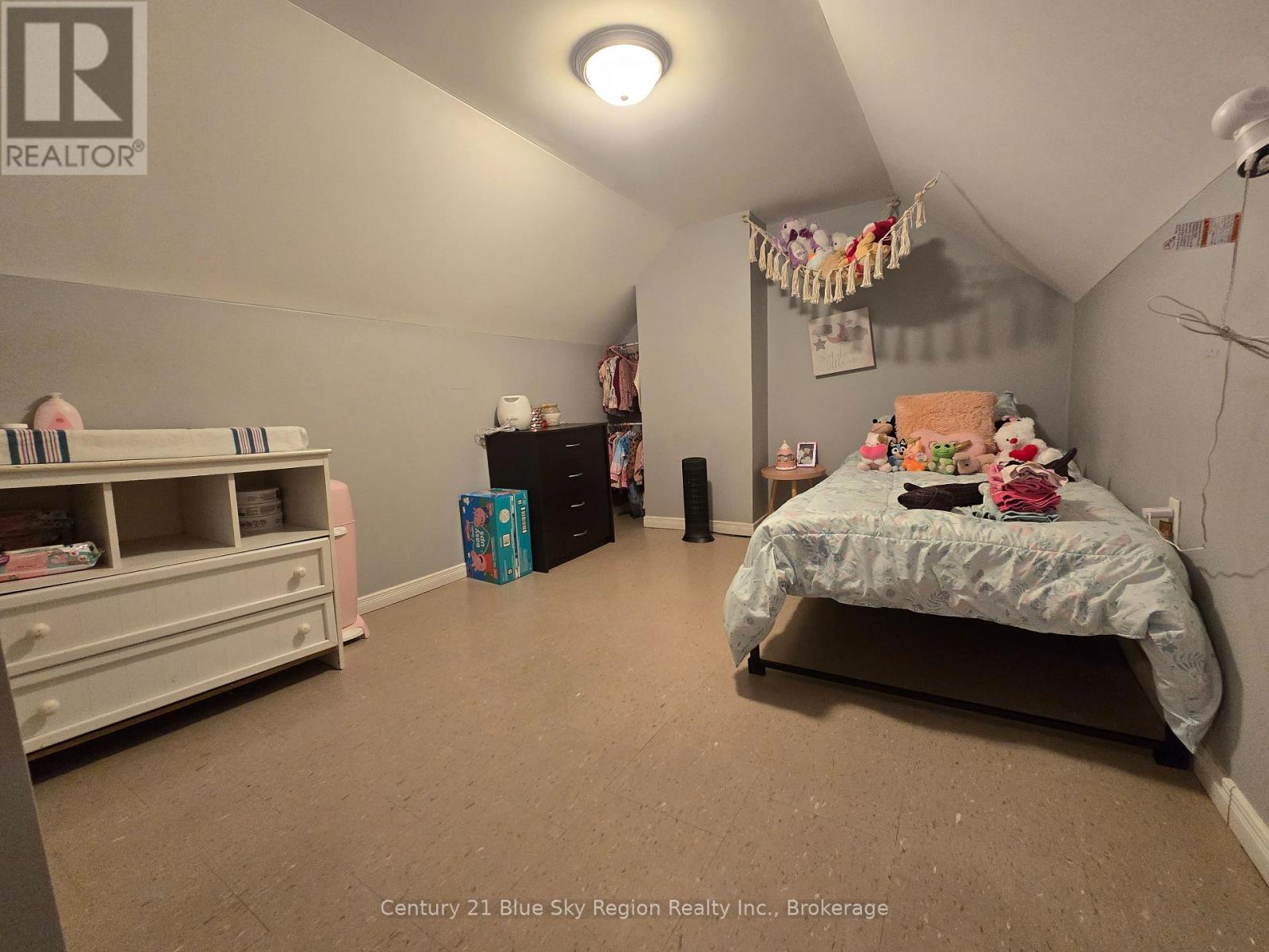 100 Nipissing Street Property Photo 11