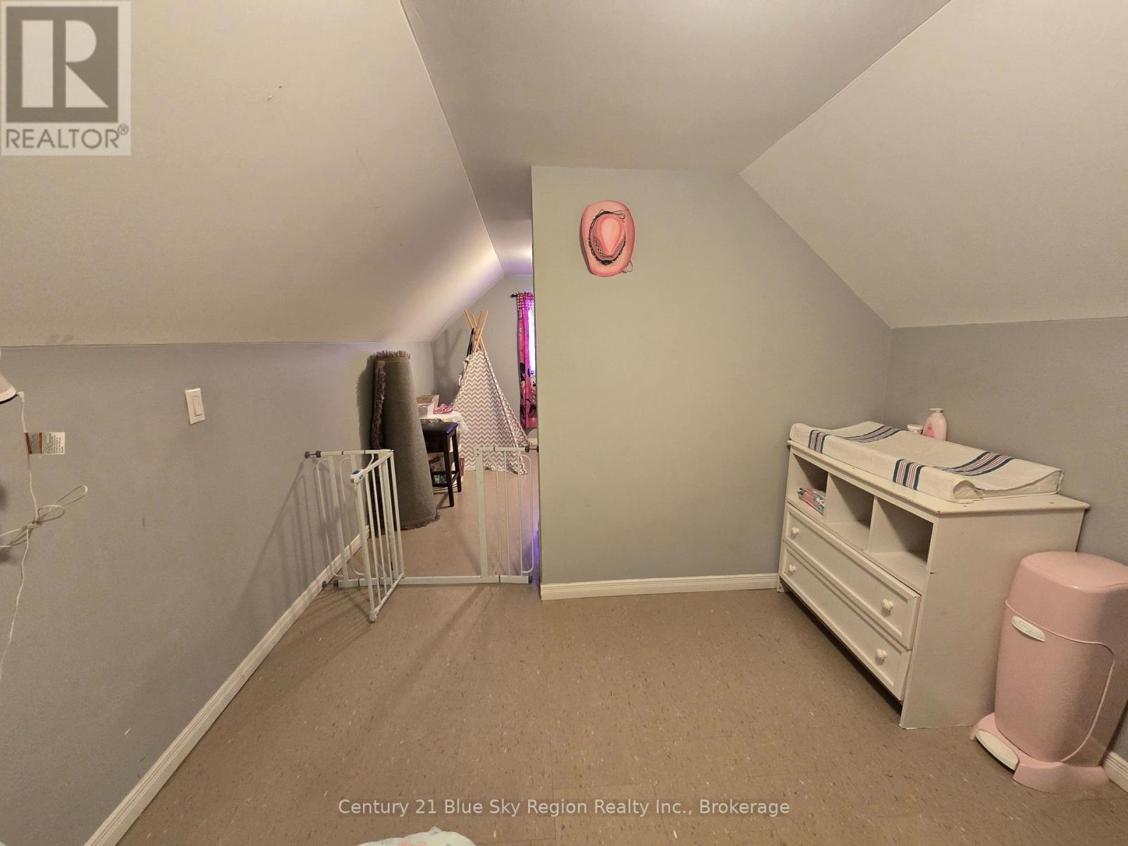 100 Nipissing Street Property Photo 12