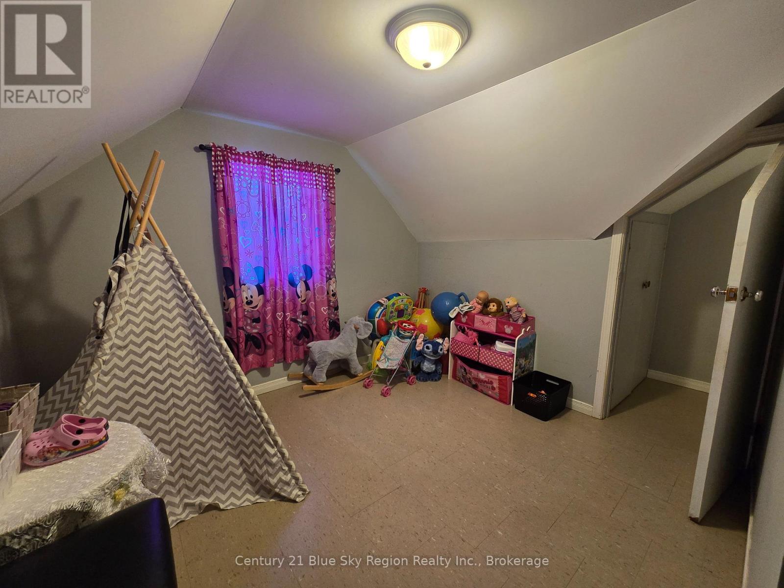 100 Nipissing Street Property Photo 13