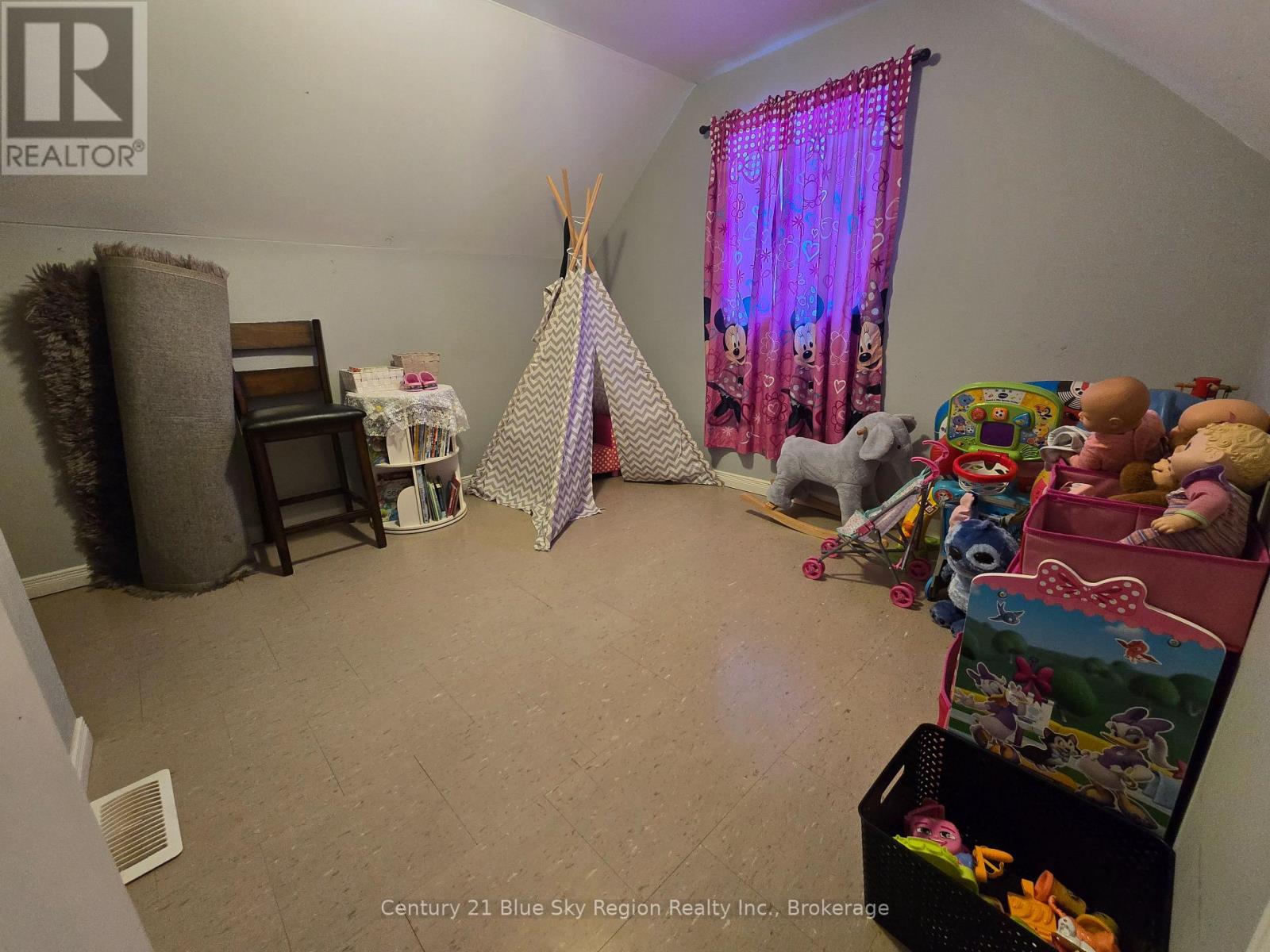 100 Nipissing Street Property Photo 14