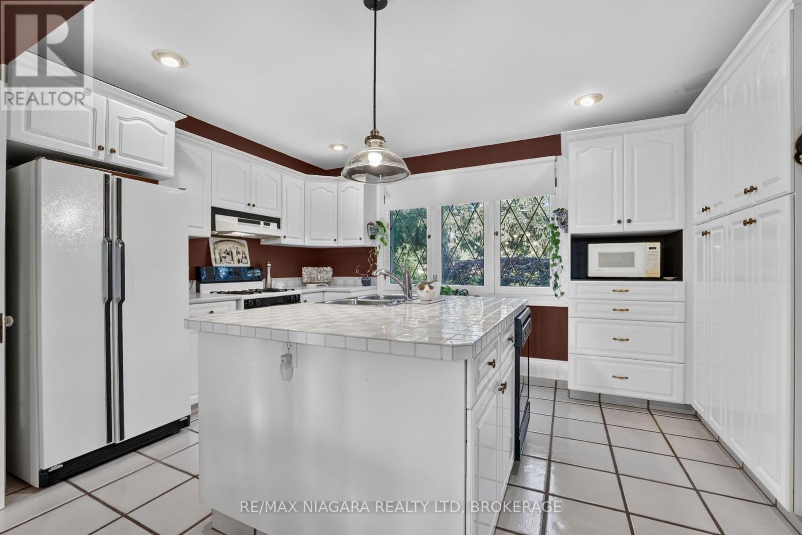 1577 Gregory Road Property Photo 10