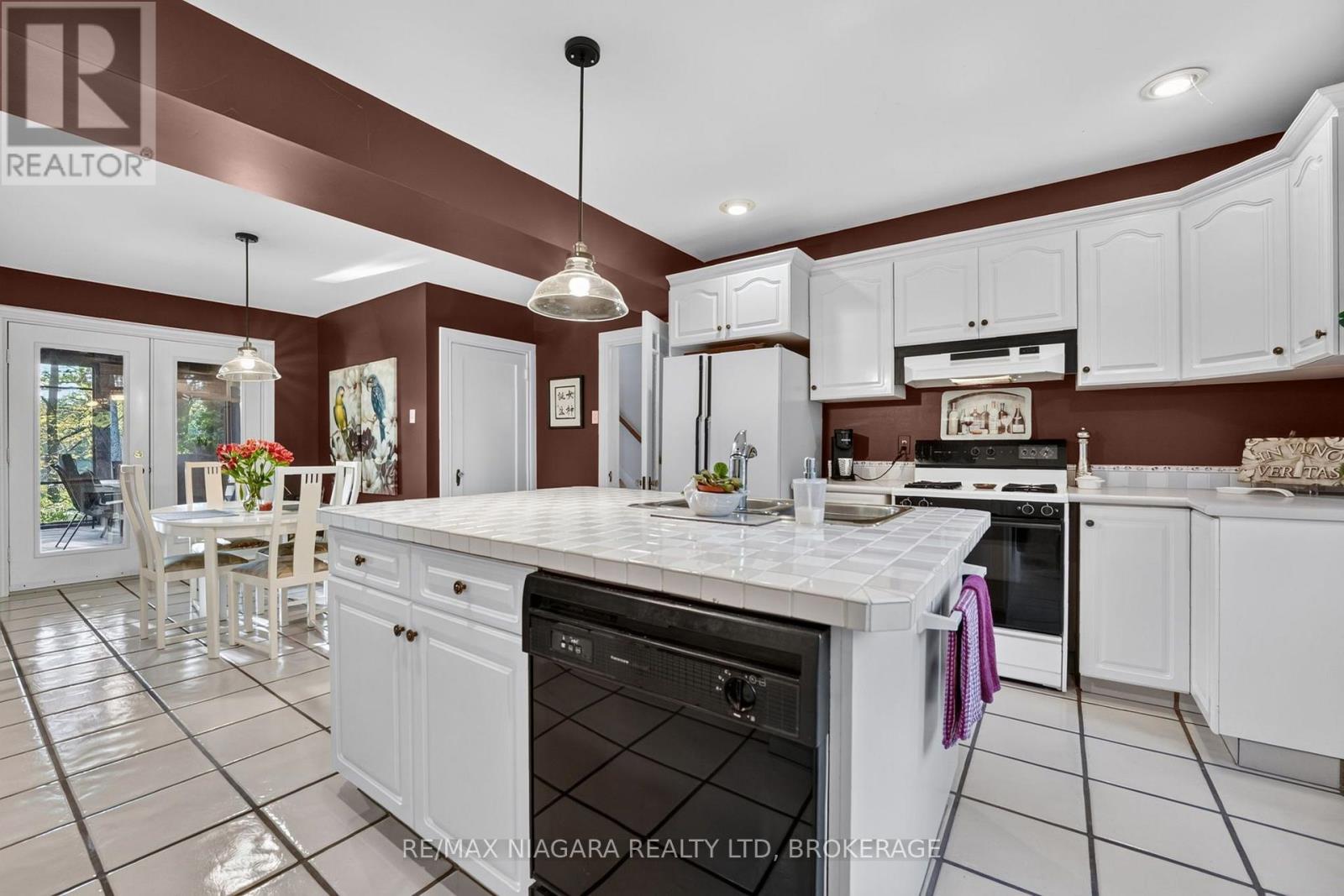 1577 Gregory Road Property Photo 11