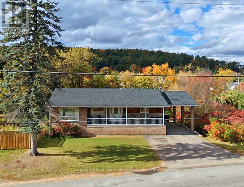 540 BISSETT STREET Property Photo 1