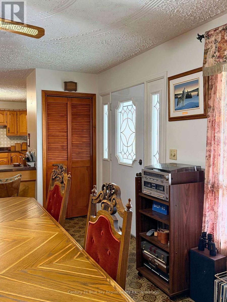 540 Bissett Street Property Photo 8