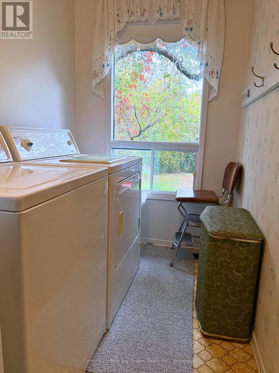 540 Bissett Street Property Photo 17