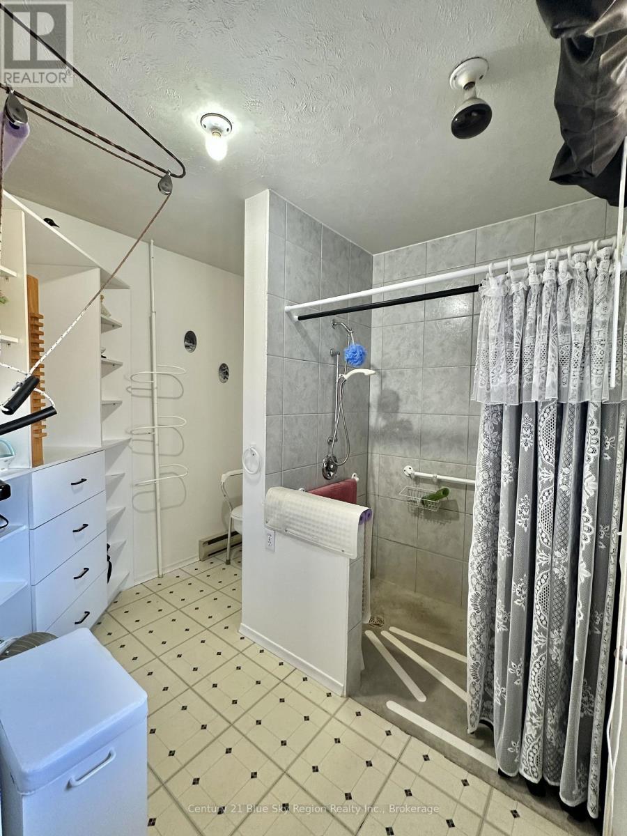 540 Bissett Street Property Photo 22