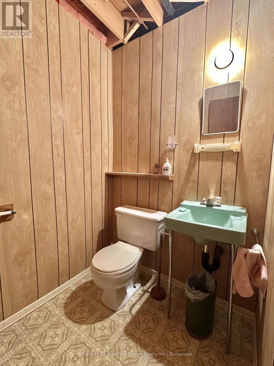 540 Bissett Street Property Photo 31