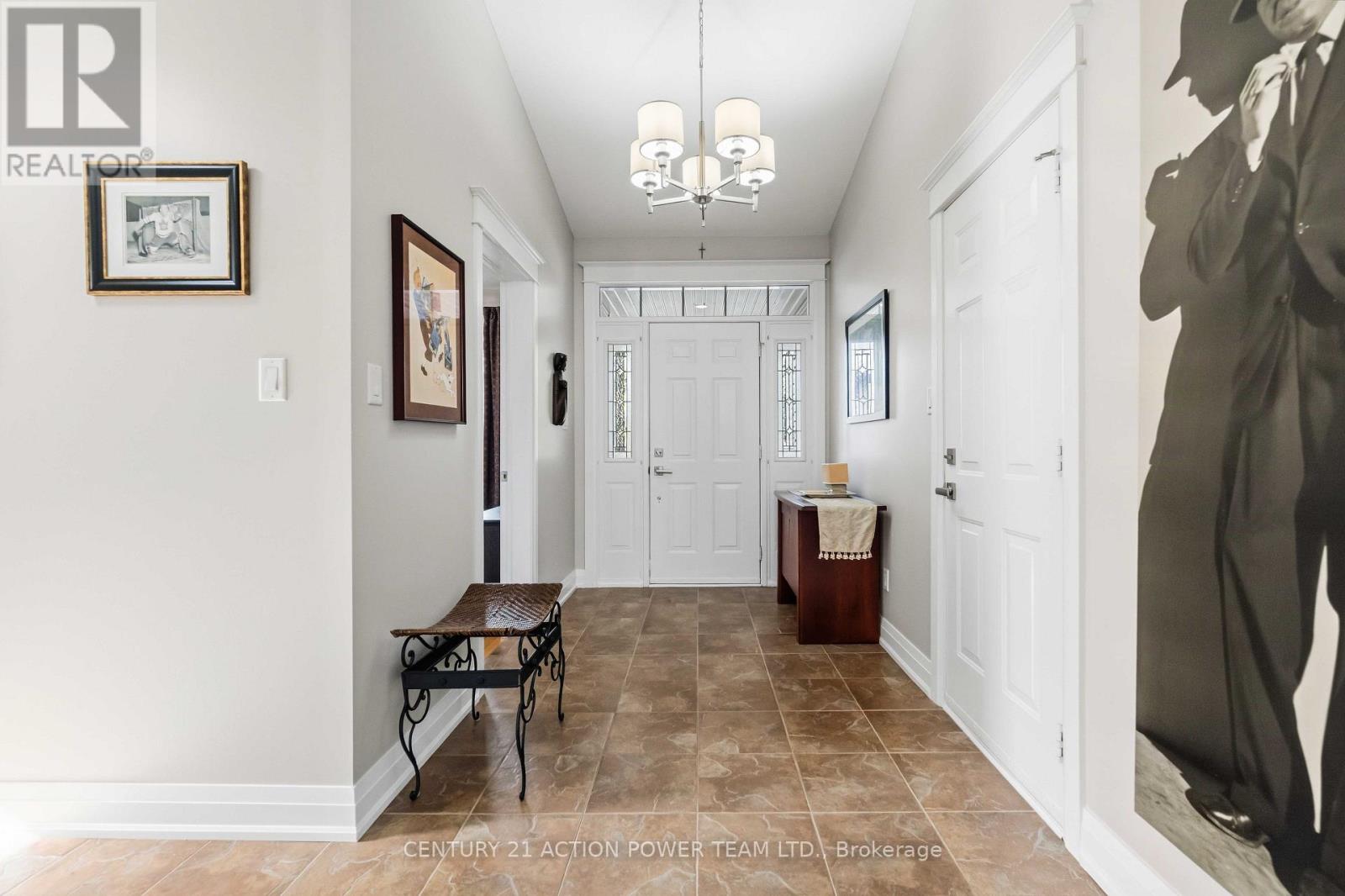 83 Blackshire Circle Property Photo 3