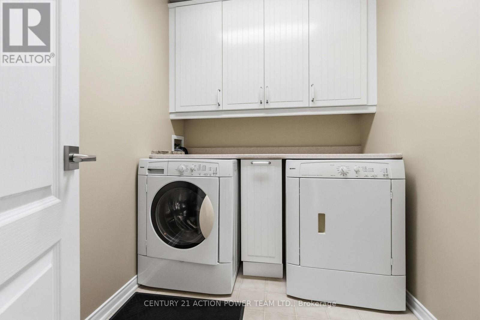83 Blackshire Circle Property Photo 35