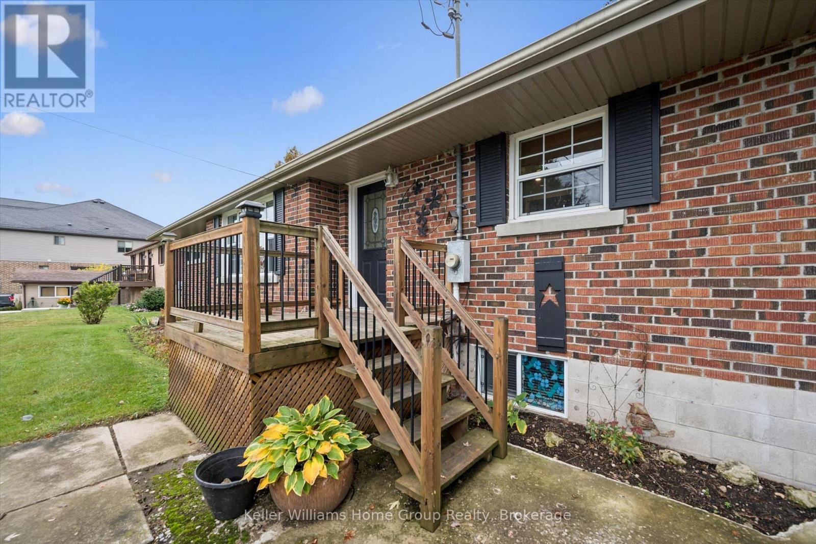 370 Gordon Street Property Photo 5