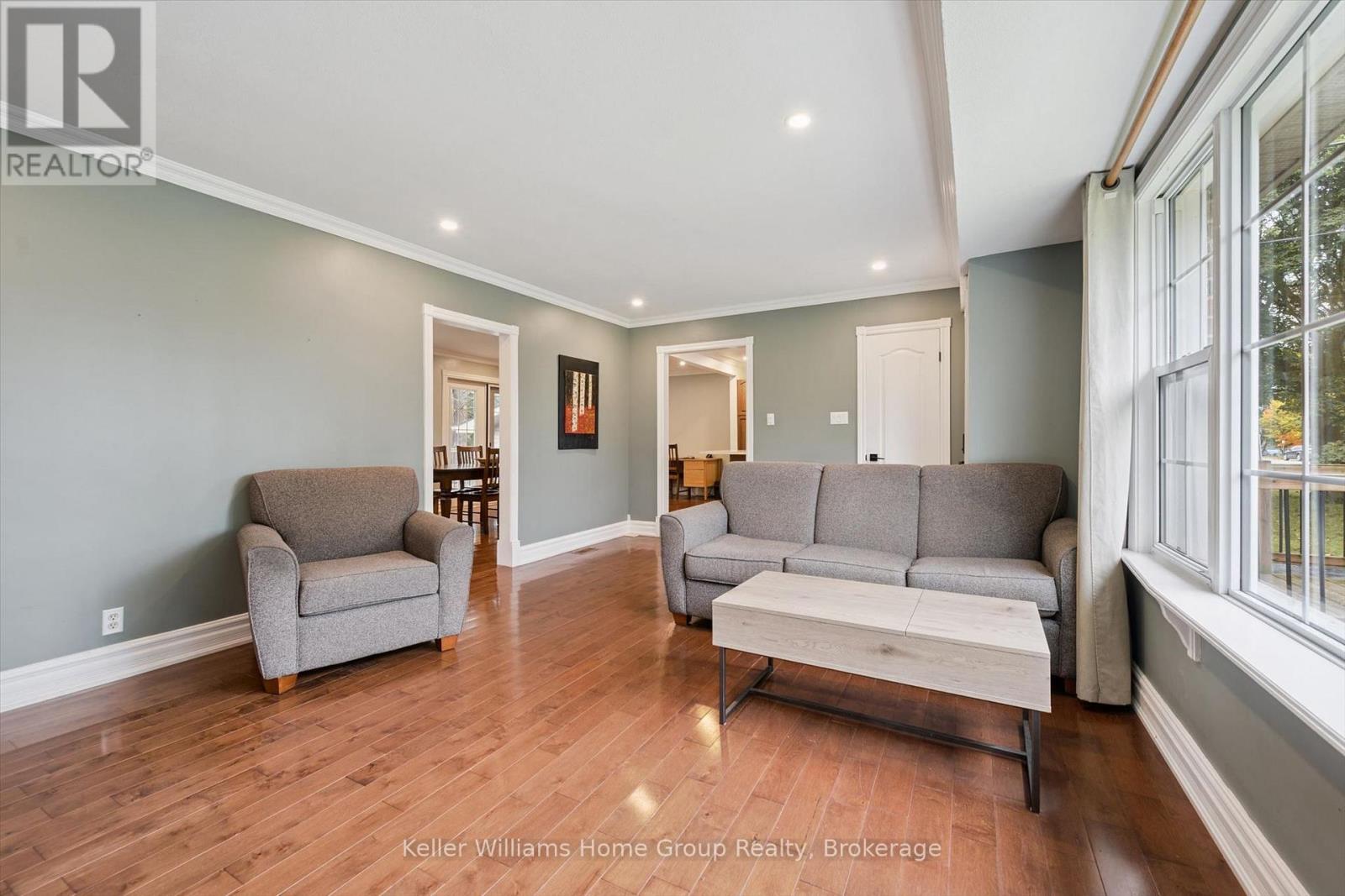 370 Gordon Street Property Photo 8
