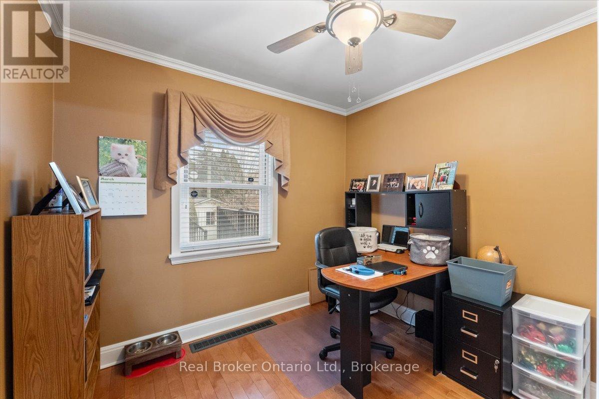 193 Huxley Avenue S Property Photo 18