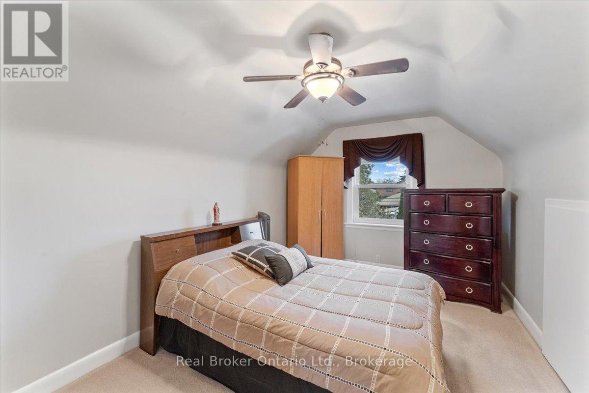 193 Huxley Avenue S Property Photo 27