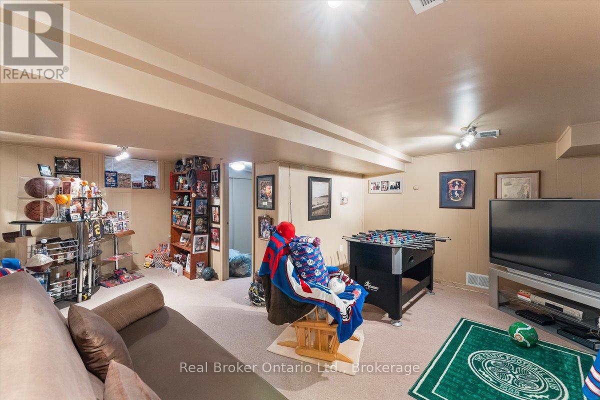 193 Huxley Avenue S Property Photo 32