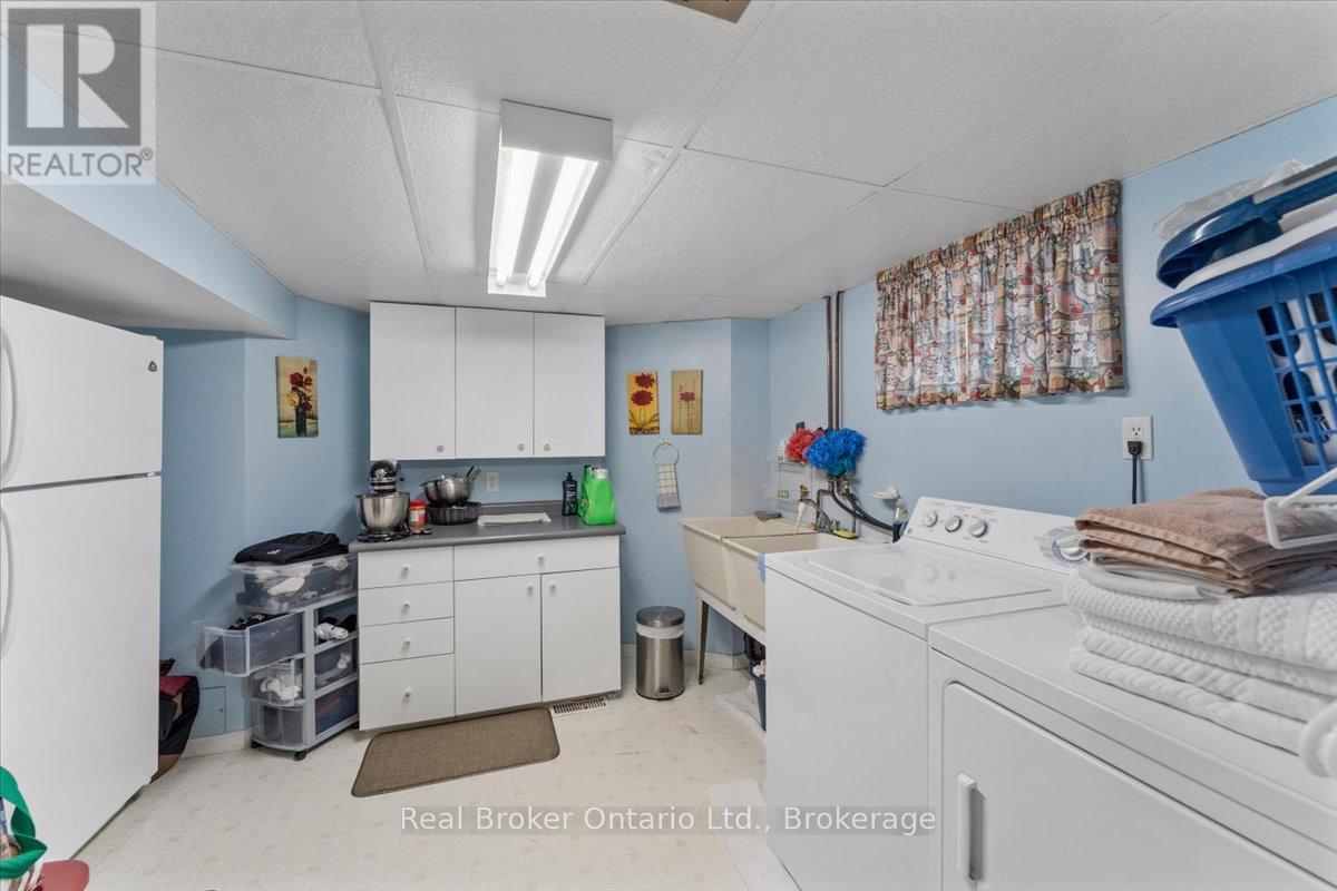 193 Huxley Avenue S Property Photo 34