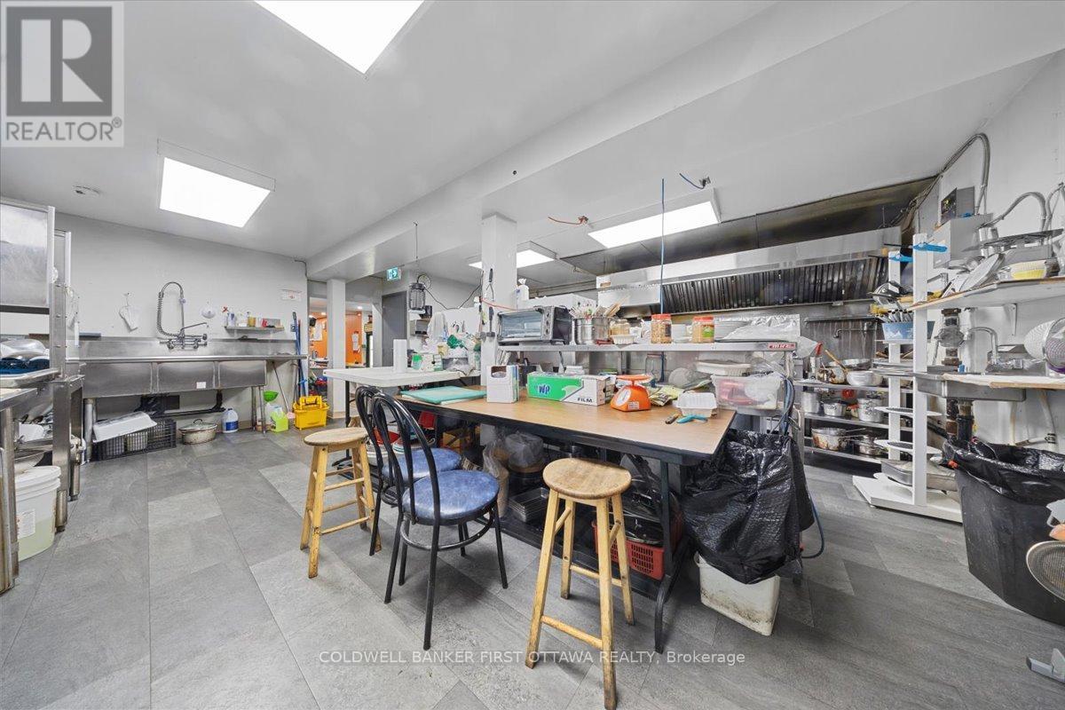 827 Somerset Street W Property Photo 7