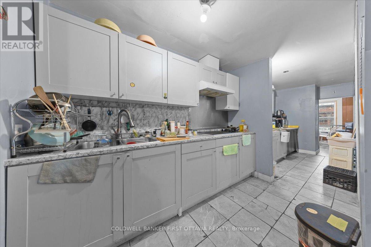 827 Somerset Street W Property Photo 20