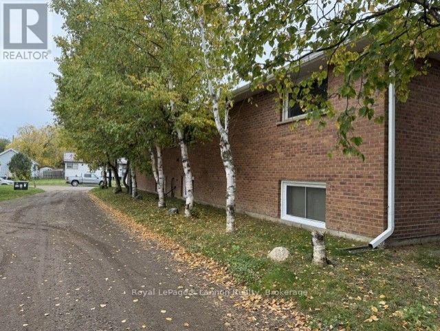 639 Mckellar Street N Property Photo 1