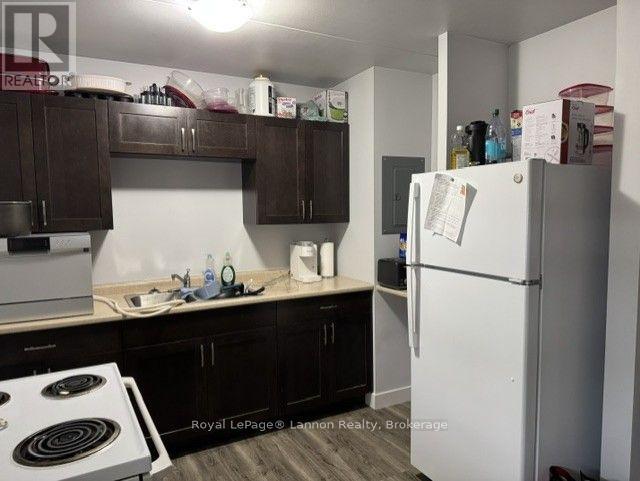 639 Mckellar Street N Property Photo 6