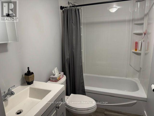 639 Mckellar Street N Property Photo 8