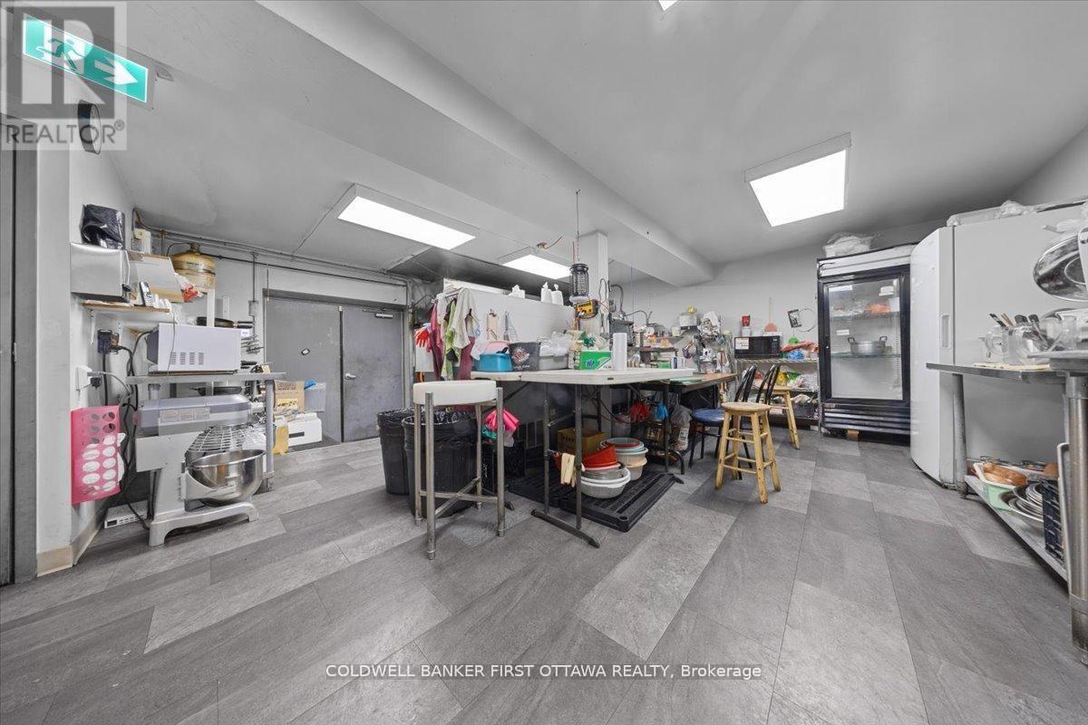 827 Somerset Street W Property Photo 6