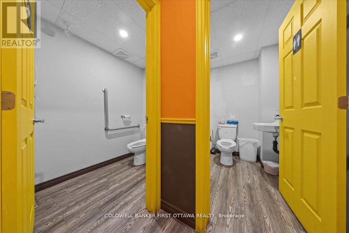 827 Somerset Street W Property Photo 14