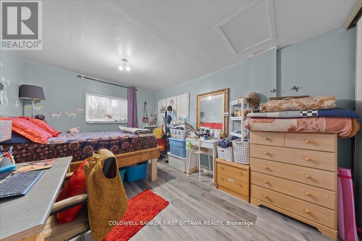 827 Somerset Street W Property Photo 23