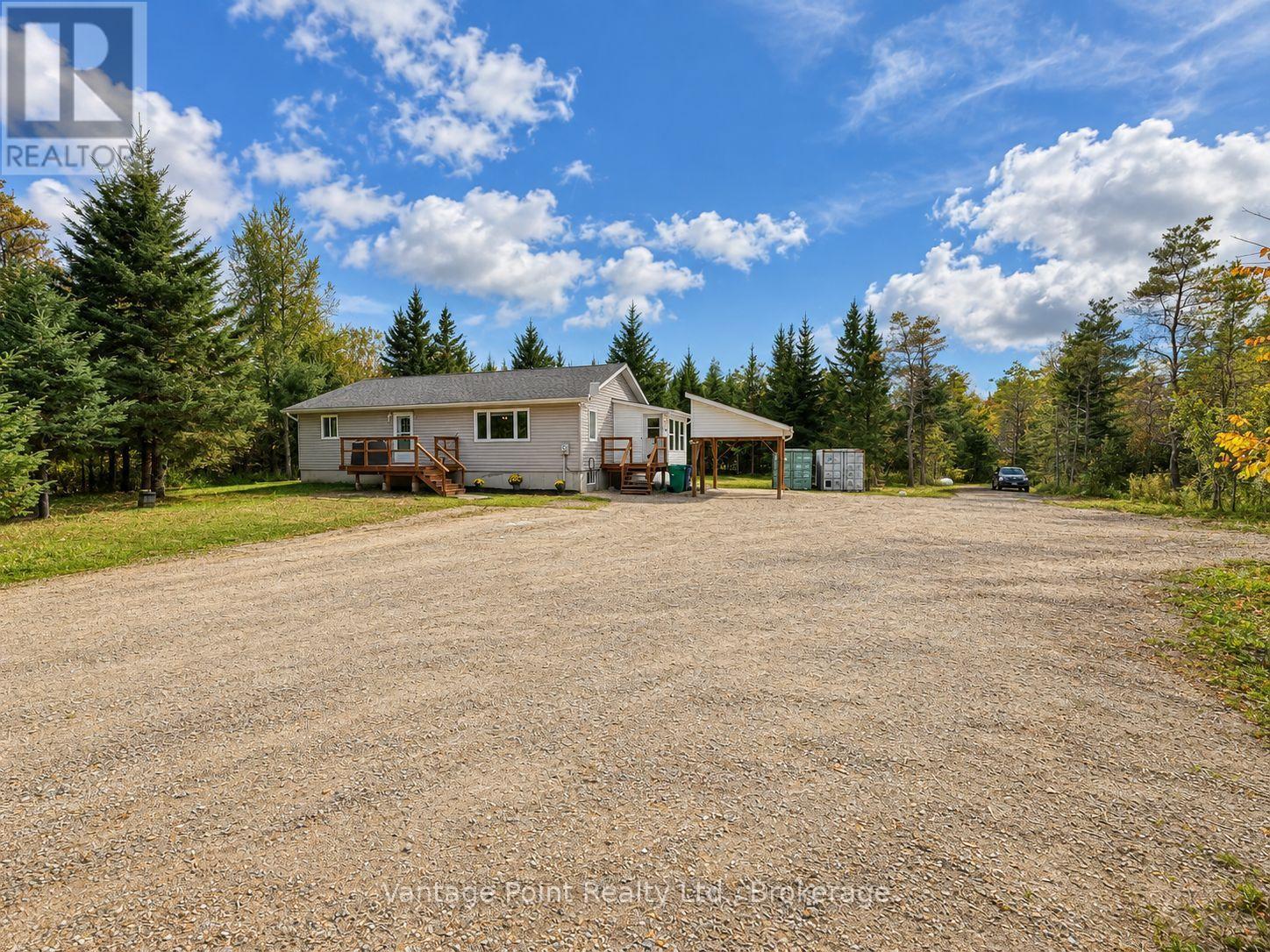 736038 West Back Line Property Photo 1