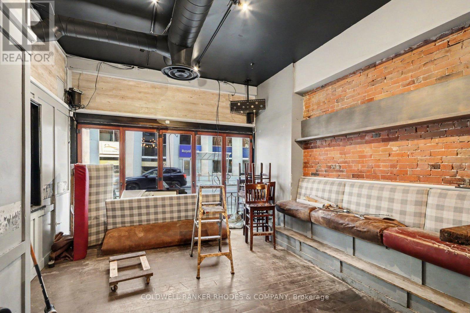 201 Queen Street Property Photo 5
