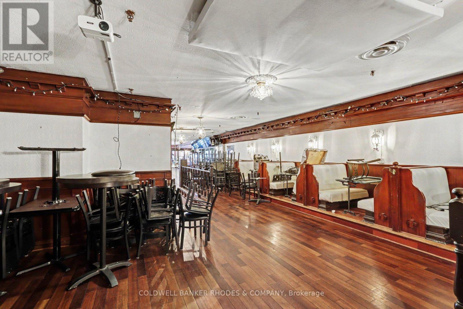 201 Queen Street Property Photo 16