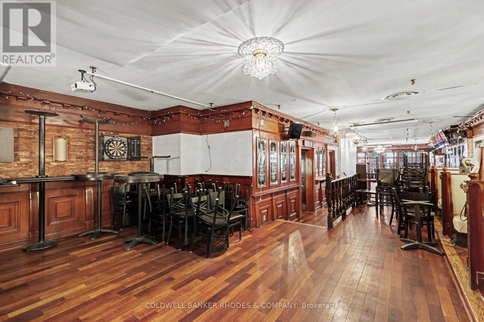 201 Queen Street Property Photo 17