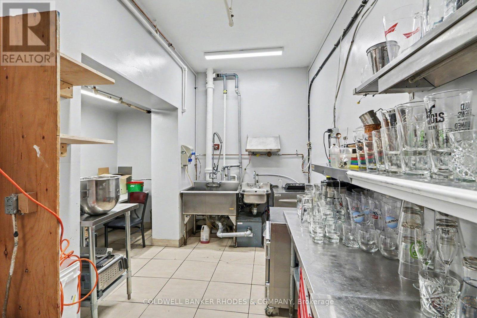 201 Queen Street Property Photo 18