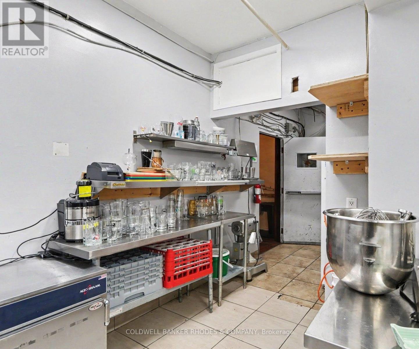 201 Queen Street Property Photo 19