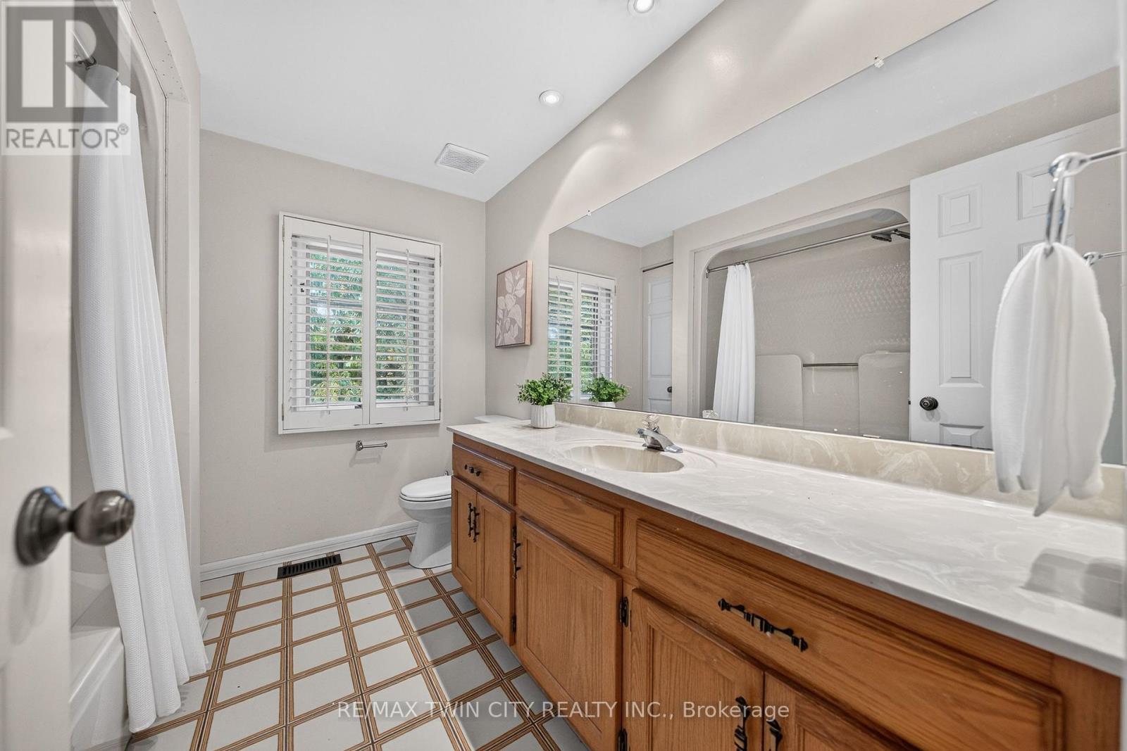 114 Frederick Banting Place Property Photo 37