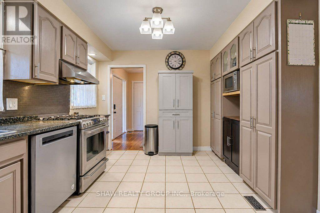 1370 Thorman Place Property Photo 13