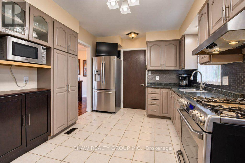 1370 Thorman Place Property Photo 14