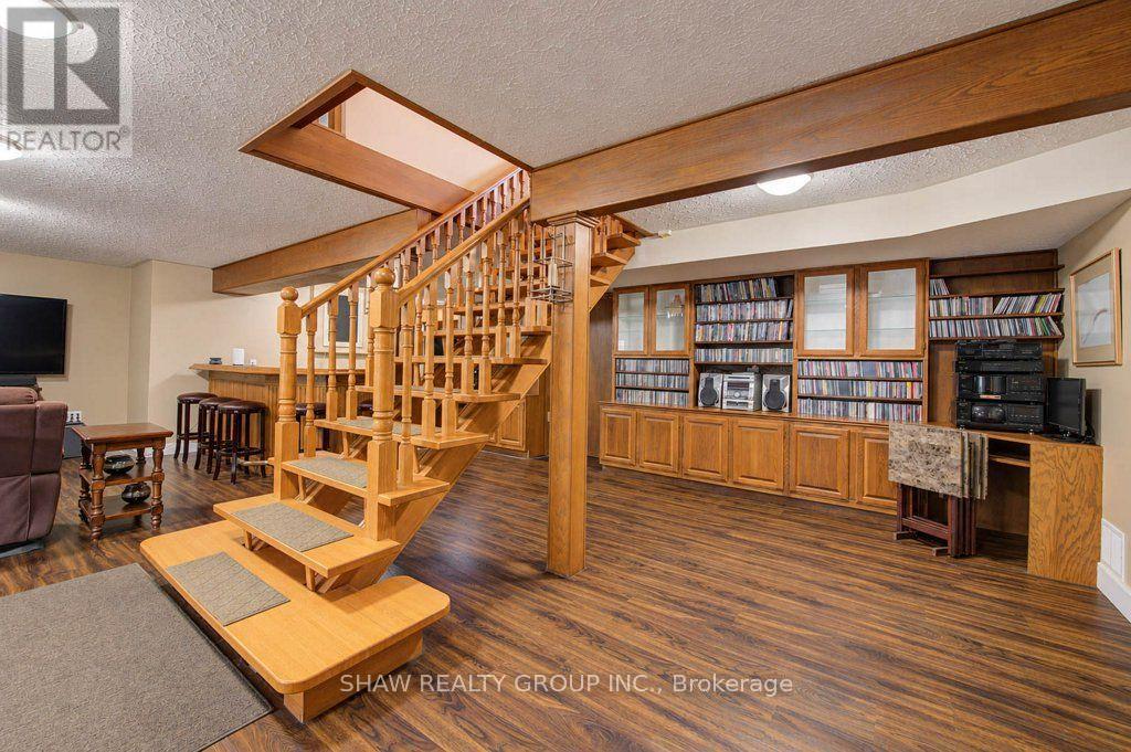 1370 Thorman Place Property Photo 24